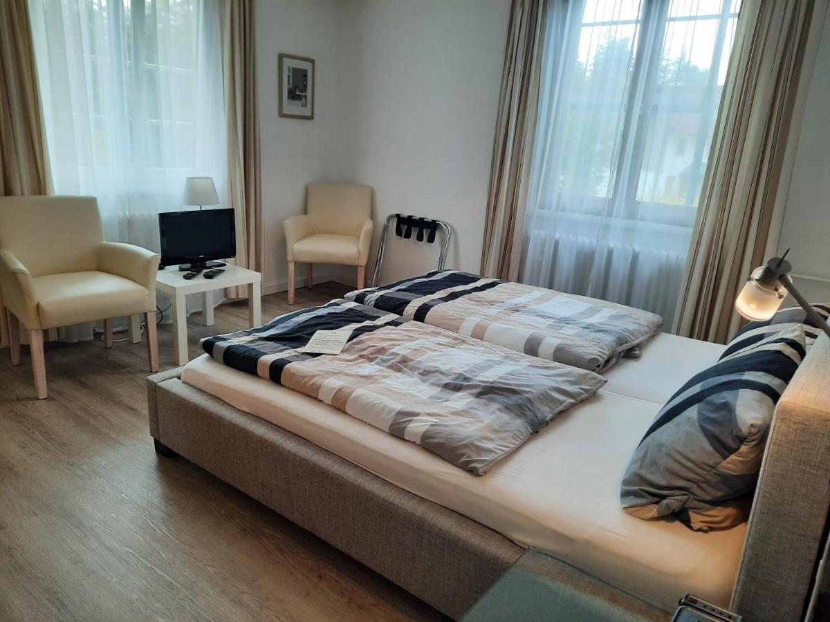 Hotel Restaurant Kniebishoehe 弗罗伊登施塔特 外观 照片