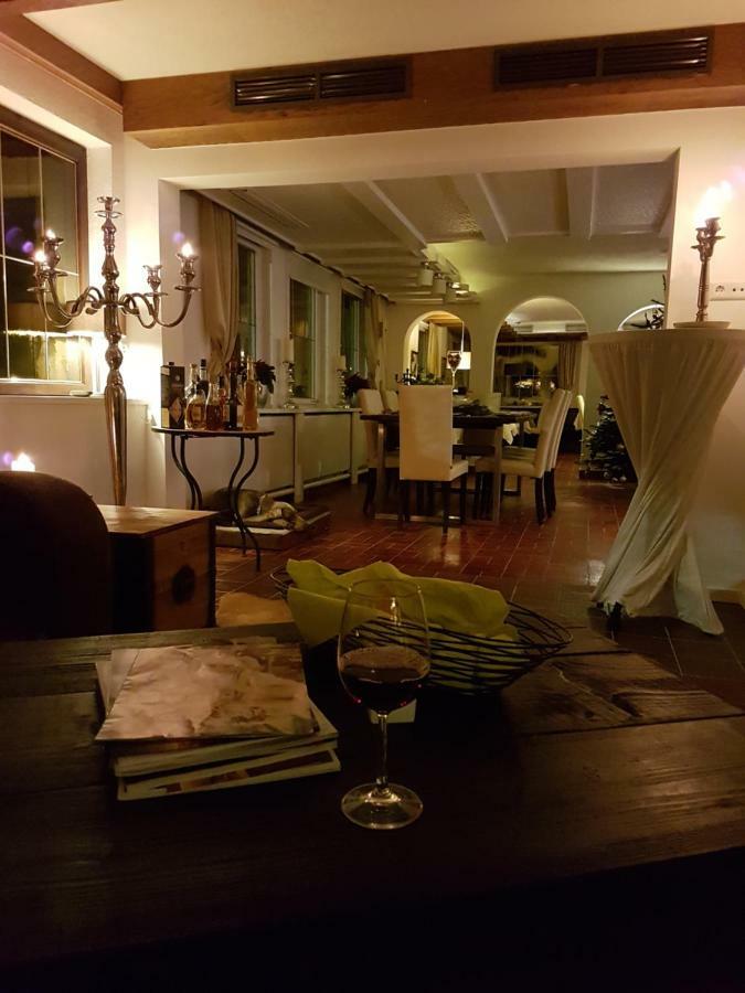 Hotel Restaurant Kniebishoehe 弗罗伊登施塔特 外观 照片